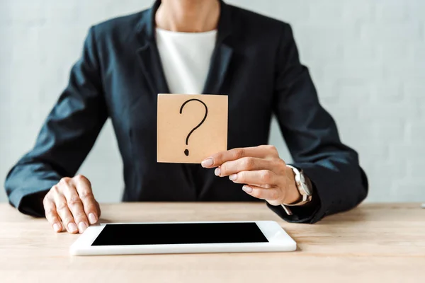 Desarrollo de software vs soluciones estándar: ¿Qué conviene más a tu empresa? pregunta